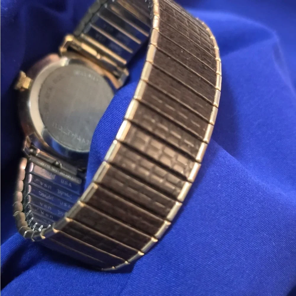 Waltham Minimalistic Swiss Made Manual Wind Circa 1960s Mens Watch